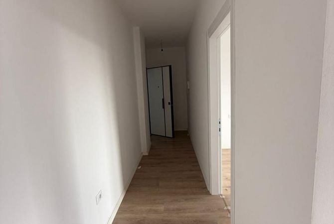 Apartament 1+1 me qira per Zyre 