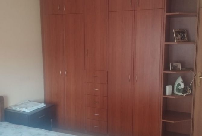 Shtepi me qera Apartament ne Tirane, 2+1, Mobilimi E mobiluar, Pagesa 50,000  Leke.