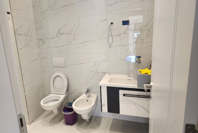 Shtepi me qera Apartament ne Tirane, 2+1, Mobilimi Bosh, pa mobiluar, Pagesa 500  Euro.