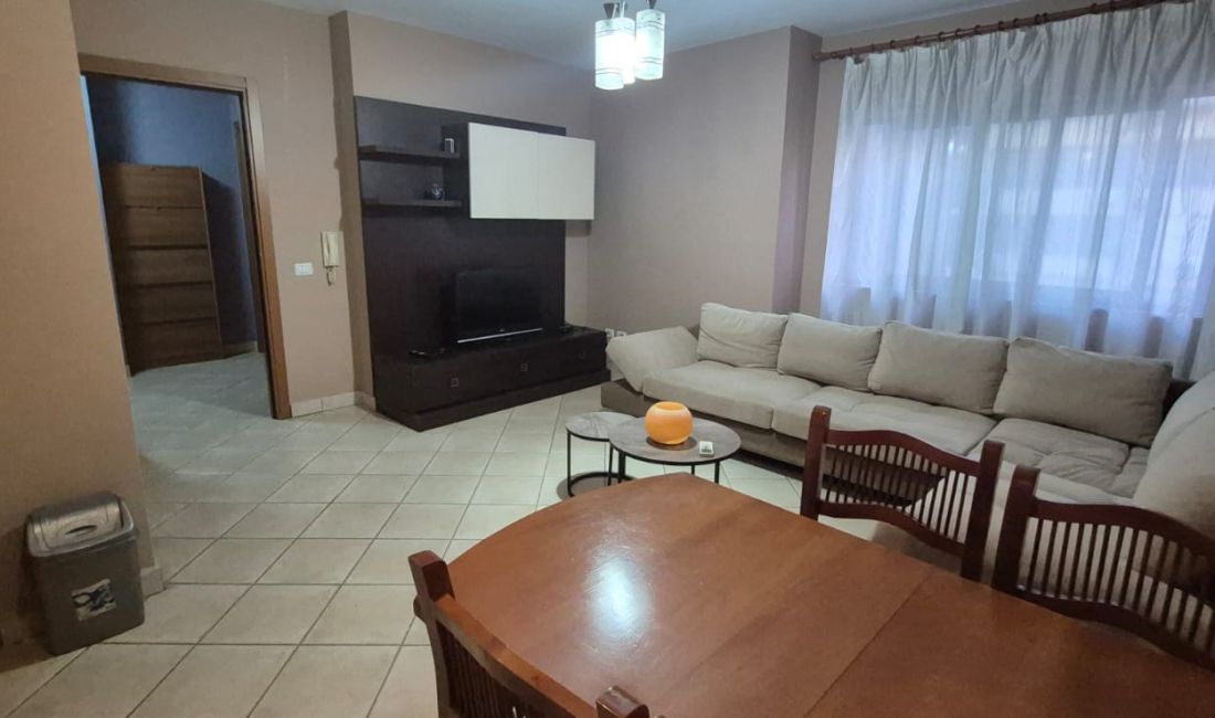 Shtepi me qera Apartament ne Tirane, 2+1, Mobilimi E mobiluar, Pagesa 65,000  Leke.