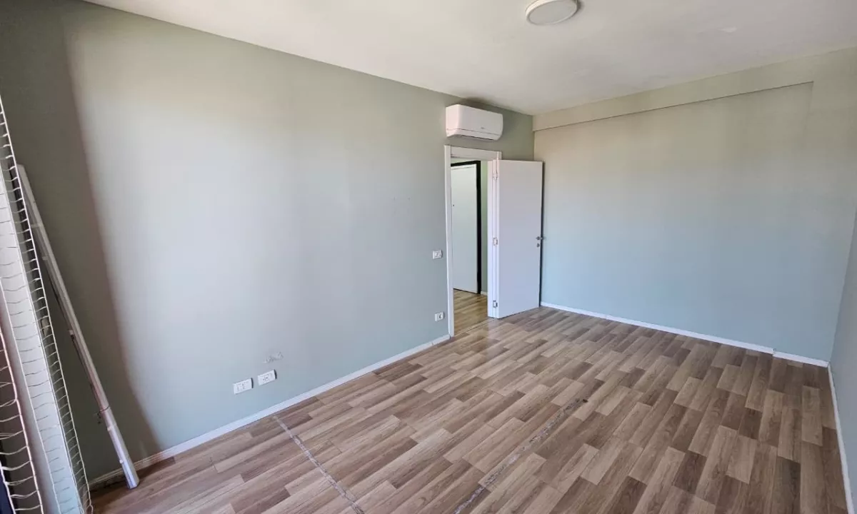 Appartamento in affitto a Tirana 1+1, Vuoto