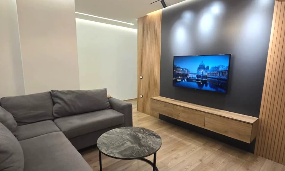 Appartamento in affitto a Tirana 2+1, Arredato