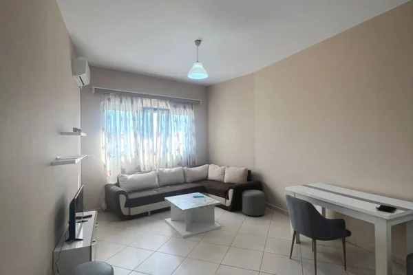 Shtepi ne shitje Apartament ne Tirane, 1+1, Mobilimi E mobiluar, Pagesa 117,000  Euro.