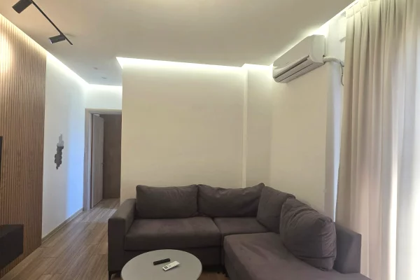 Shtepi me qera 1+1 ne Tirane - 40,000 Leke