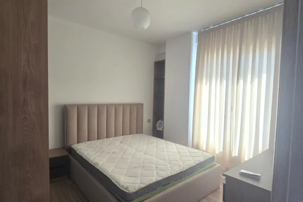 Shtepi me qera Apartament ne Tirane, 1+1, Mobilimi E mobiluar, Pagesa 40,000  Leke.