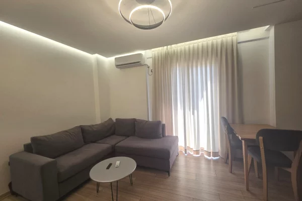 Shtepi me qera Apartament ne Tirane, 1+1, Mobilimi E mobiluar, Pagesa 40,000  Leke.