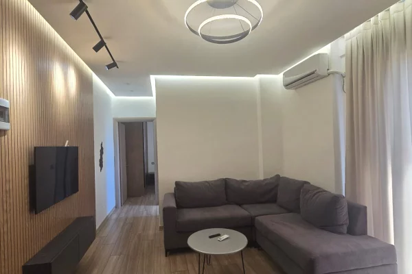 Shtepi me qera Apartament ne Tirane, 1+1, Mobilimi E mobiluar, Pagesa 40,000  Leke.