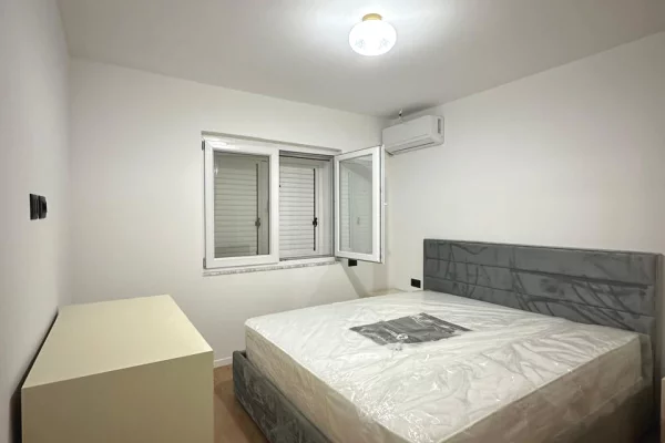 Shtepi me qera Apartament ne Tirane, 1+1, Mobilimi E mobiluar, Pagesa 500  Euro.