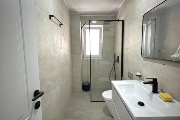 Shtepi me qera Apartament ne Tirane, 1+1, Mobilimi E mobiluar, Pagesa 500  Euro.
