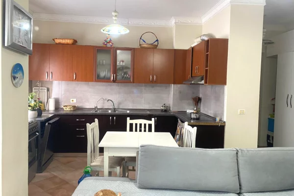 Shtepi ne shitje 2+1 ne Tirane - 13,600,000 Leke