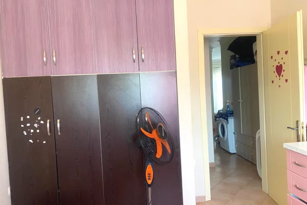 Shtepi ne shitje Apartament ne Tirane, 2+1, Mobilimi Bosh, pa mobiluar, Pagesa 13,600,000  Leke.