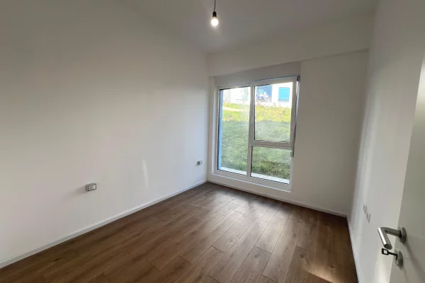 Shtepi ne shitje Apartament ne Tirane, 1+1, Mobilimi Bosh, pa mobiluar, Pagesa 68,000  Euro.