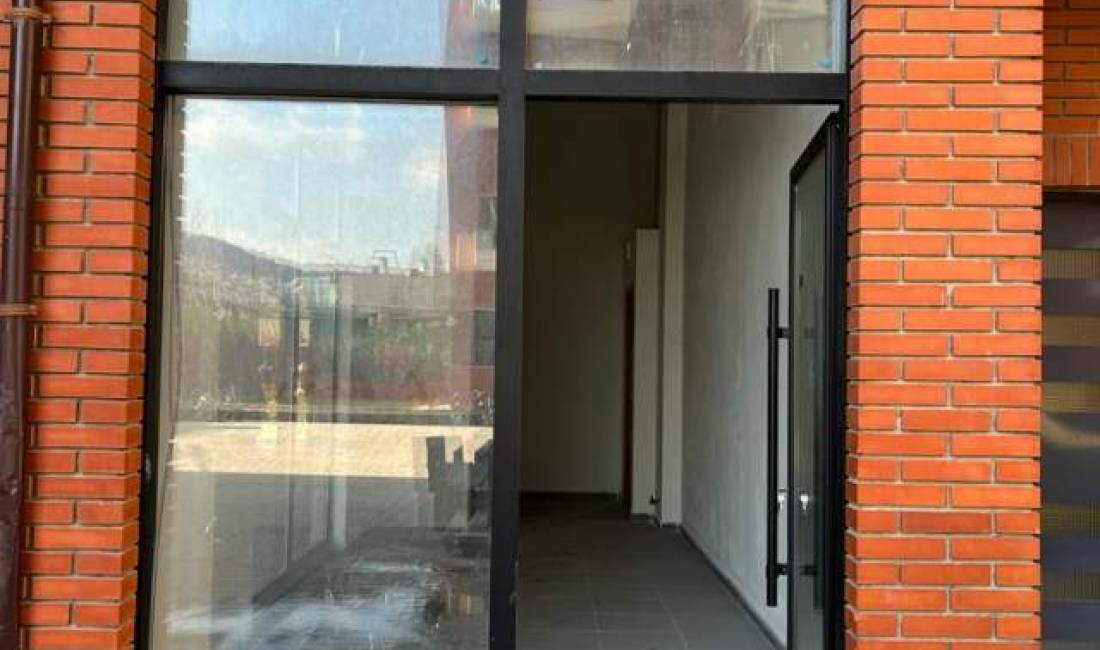 Jepet me qera dyqan Kati 0, 30 m2  (Kompleksi Golden Park)