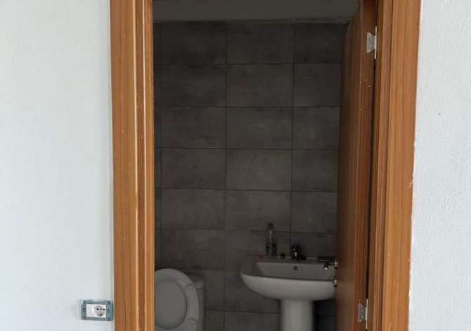 Ambient biznesi me qera 1+1 ne Tirane - 30,000 Leke