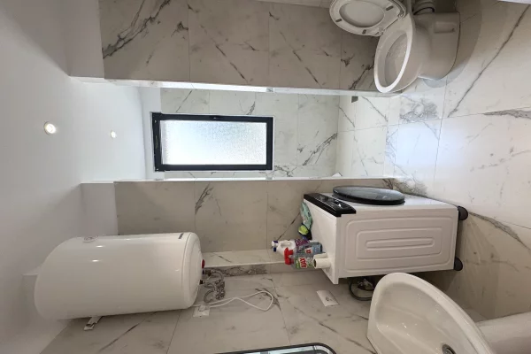 Shtepi me qera Apartament ne Tirane, 2+1, Mobilimi E mobiluar, Pagesa 1,000  Euro.