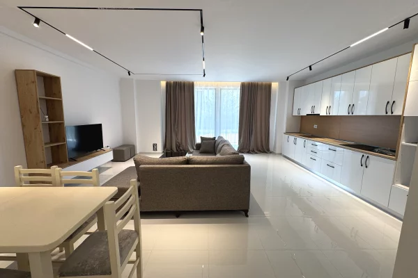 Shtepi me qera Apartament ne Tirane, 2+1, Mobilimi E mobiluar, Pagesa 1,000  Euro.
