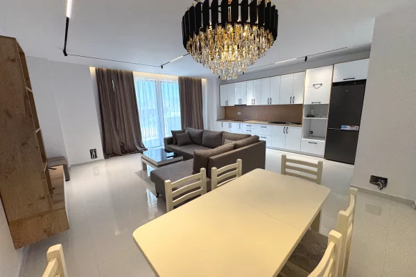 Shtepi me qera 2+1 ne Tirane - 1,000 Euro