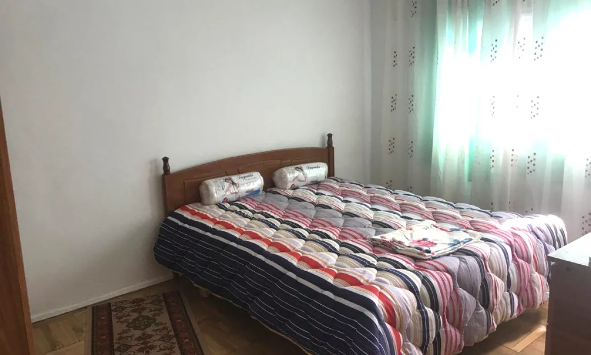 Shtepi me qera Apartament ne Tirane, 1+1, Mobilimi E mobiluar, Pagesa 35,000  Leke.