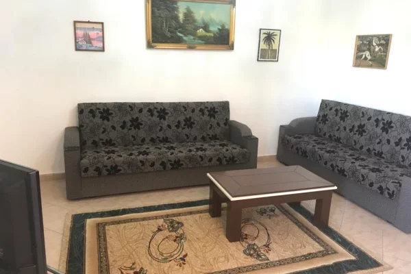 Shtepi me qera Apartament ne Tirane, 1+1, Mobilimi E mobiluar, Pagesa 35,000  Leke.