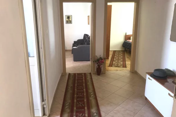 Shtepi me qera Apartament ne Tirane, 1+1, Mobilimi E mobiluar, Pagesa 35,000  Leke.