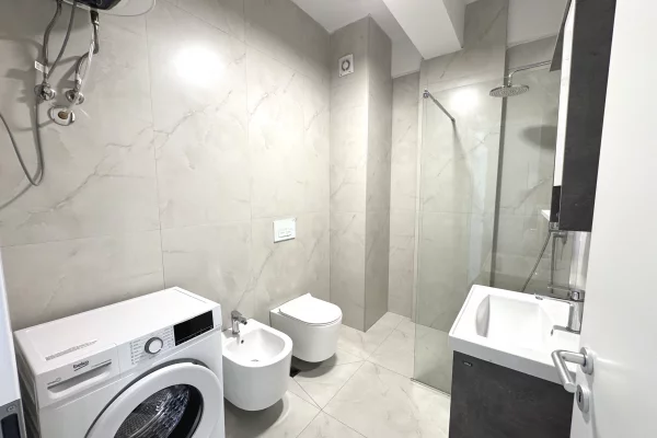 Shtepi ne shitje Apartament ne Tirane, 1+1, Mobilimi E mobiluar, Pagesa 81,000  Euro.