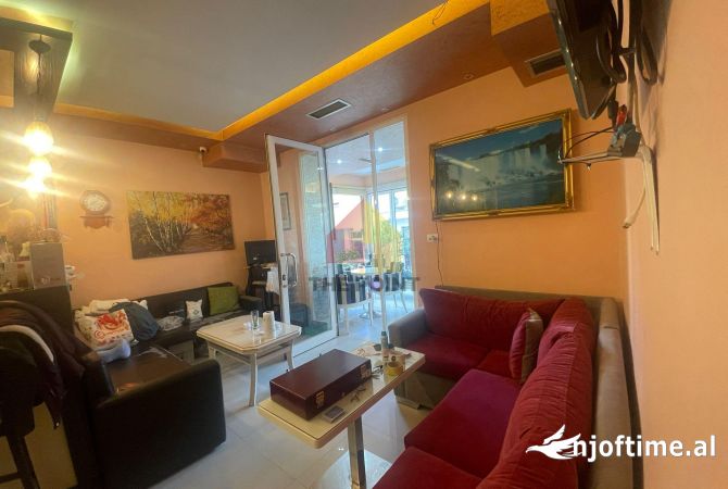 Ambiente Commerciale in Vendita 2+1 a Tirana - 309,000 Euro