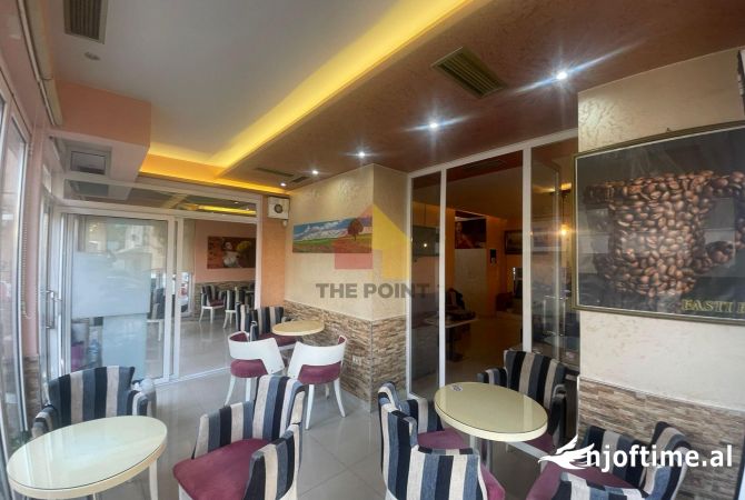 Ambiente Commerciale in Vendita 2+1 a Tirana - 309,000 Euro
