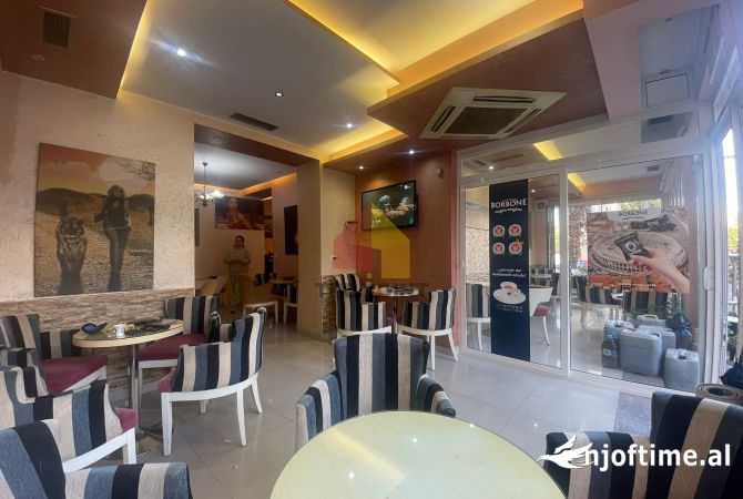 Ambiente Commerciale in Vendita 2+1 a Tirana - 309,000 Euro