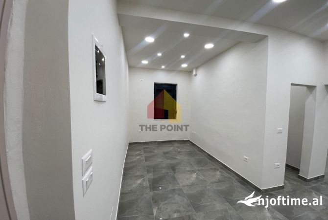 Ambient 90m2 per shitje ne rrugen Sulejman Delvina