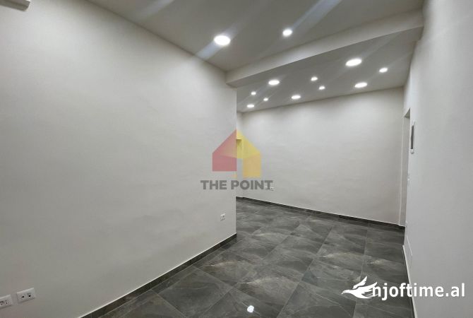 Ambiente Commerciale in Vendita 1+1 a Tirana - 525,000 Euro