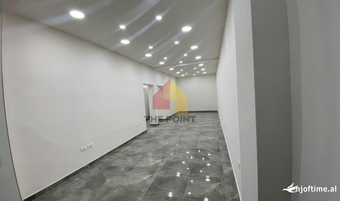 Ambient 90m2 per shitje ne rrugen Sulejman Delvina