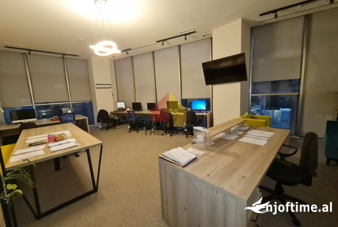 Ambient biznesi ne shitje 3+1 ne Tirane - 220,000 Euro