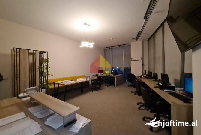 Ambient biznesi ne shitje 3+1 ne Tirane - 220,000 Euro