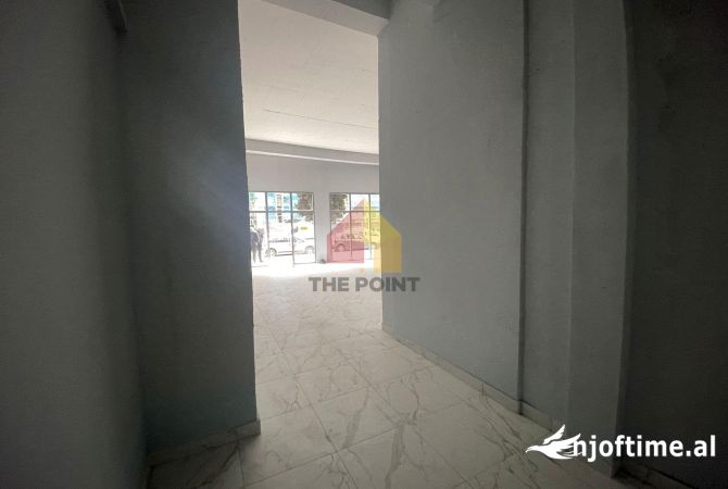Ambiente Commerciale in Affitto 1+1 a Tirana - 2,500 Euro