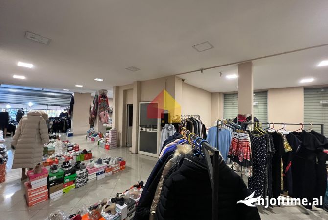 Ambiente Commerciale in Affitto 1+1 a Tirana - 3,000 Euro
