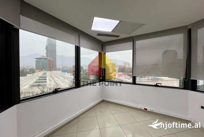 Zyre me qira tek Kullat Binjake - Bulevardi Deshmoret e Kombit