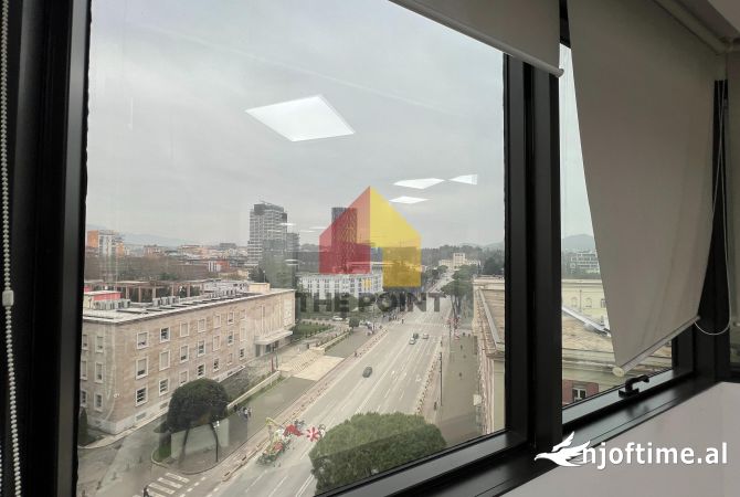 Zyre me qira tek Kullat Binjake - Bulevardi Deshmoret e Kombit