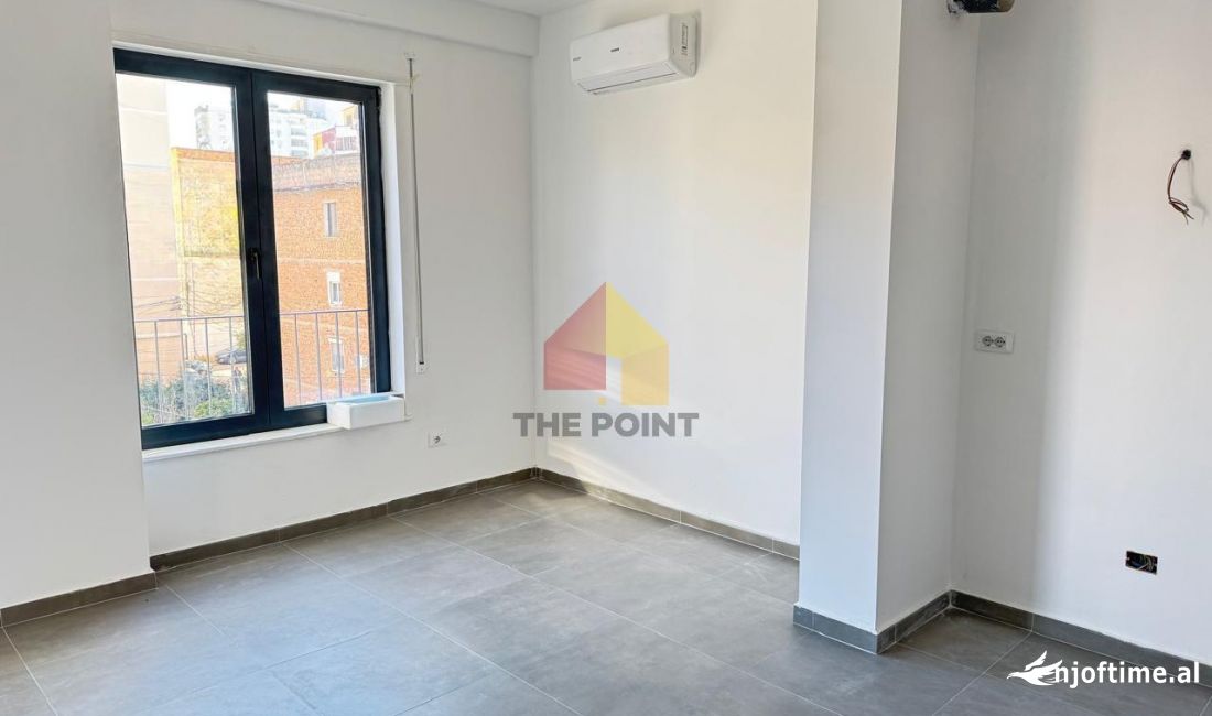 Zyre 50 m2 me qira -Rruga Karl Gega