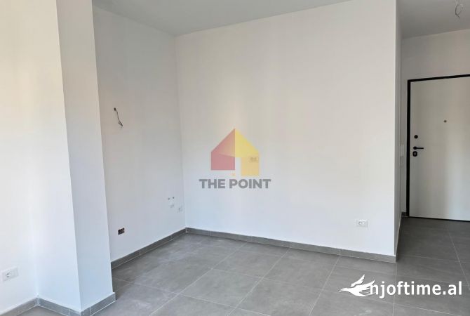 Zyre 50 m2 me qira -Rruga Karl Gega