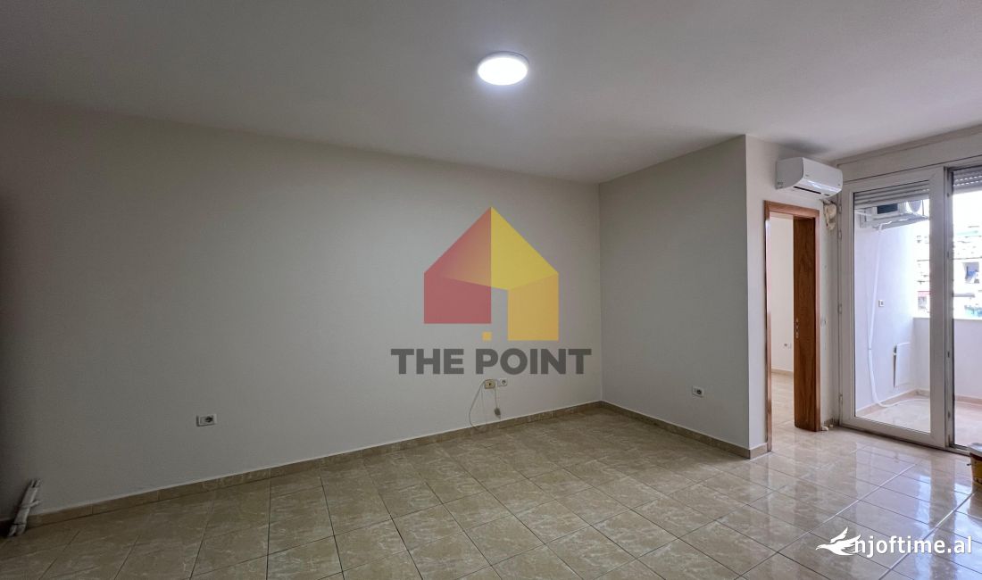 Zyre 3+1+2 me qera te Ish-Ekspozita