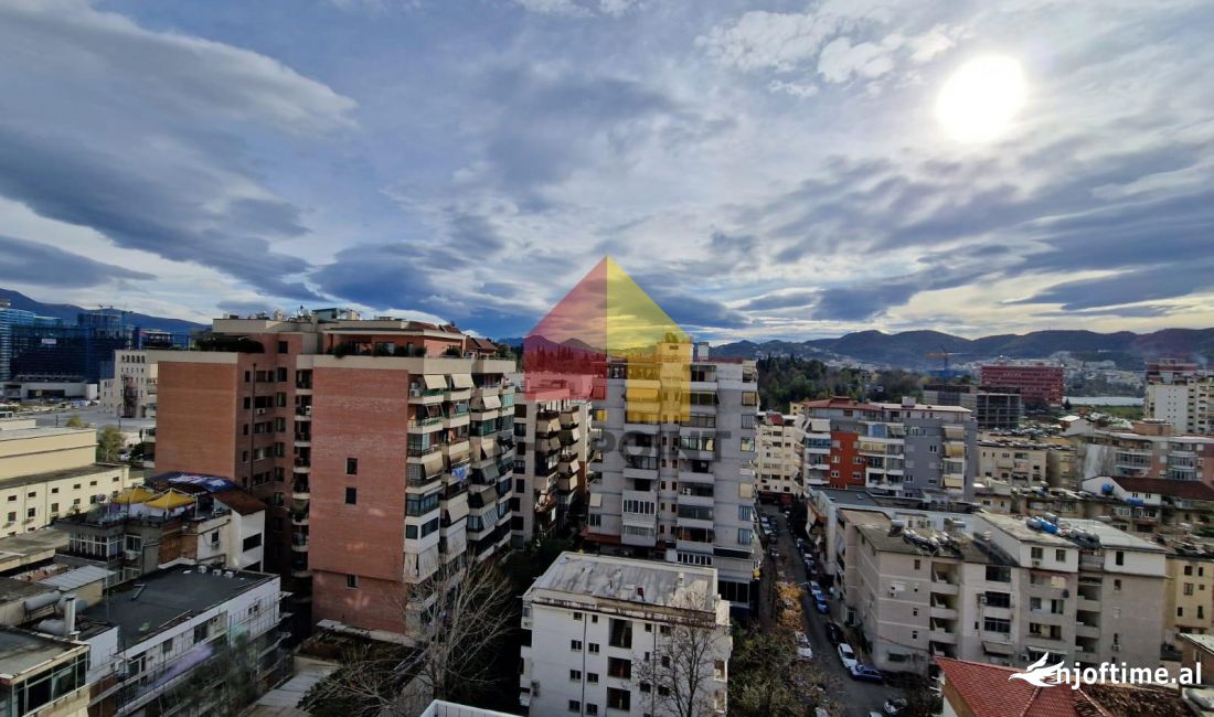 Ambient bisnesi me qera, 157m2, ne Bllok