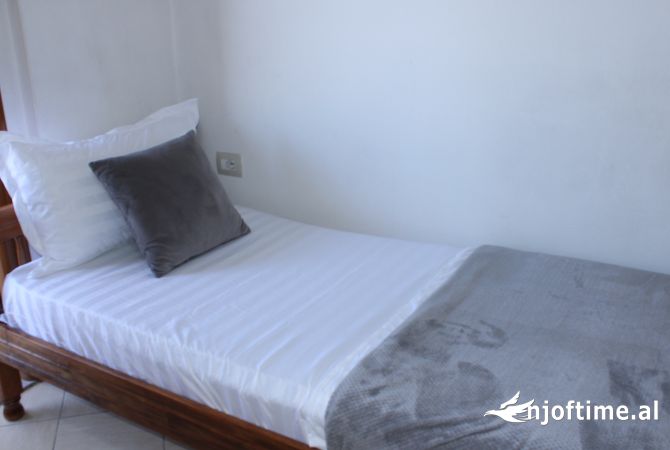 Appartamento in affitto a Tirana 1+1, Arredato
