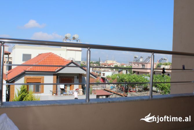 Appartamento in affitto a Tirana 1+1, Arredato