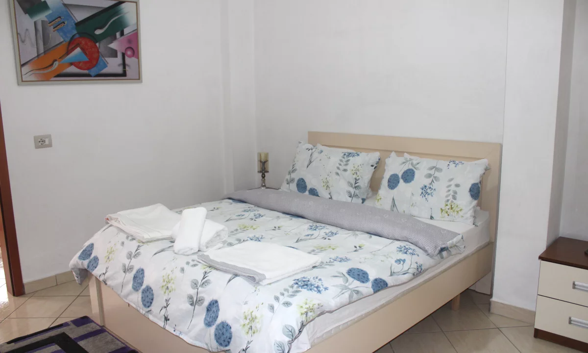 Shtepi me qera Apartament ne Tirane, 1+1, Mobilimi E mobiluar, Pagesa 360  Euro.
