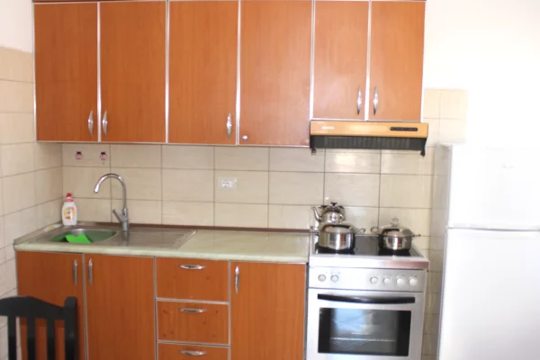 Shtepi me qera Apartament ne Tirane, 1+1, Mobilimi E mobiluar, Pagesa 360  Euro.