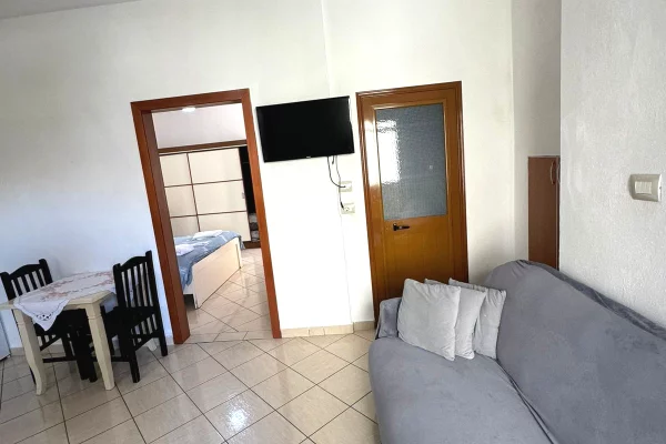 Apartament me qera