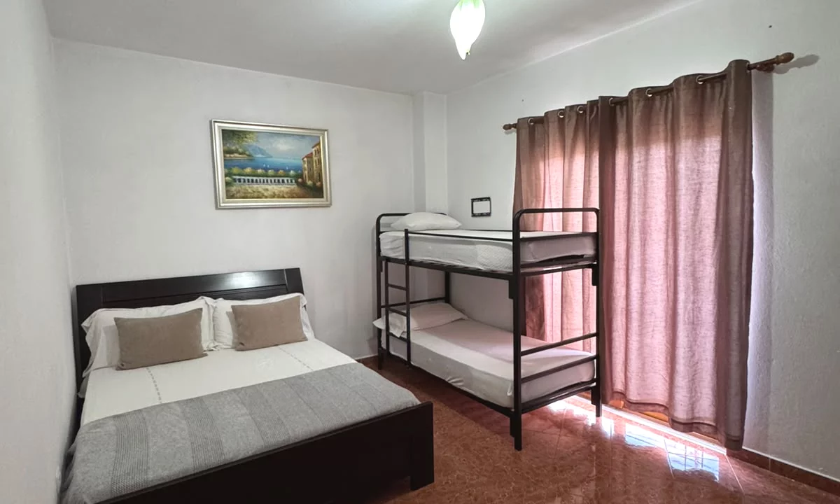 Shtepi me qera Apartament ne Tirane, 1+1, Mobilimi E mobiluar, Pagesa 45,000  Leke.
