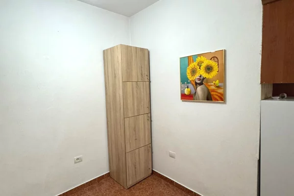 Shtepi me qera Apartament ne Tirane, 1+1, Mobilimi E mobiluar, Pagesa 45,000  Leke.