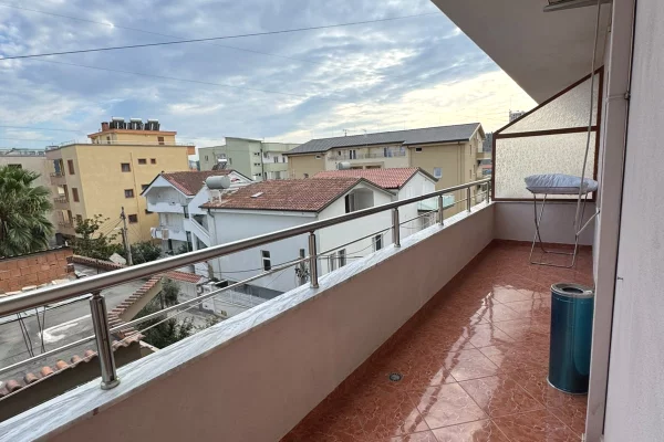 Shtepi me qera Apartament ne Tirane, 1+1, Mobilimi E mobiluar, Pagesa 45,000  Leke.