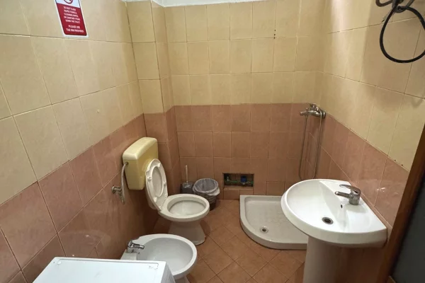 Shtepi me qera Apartament ne Tirane, 1+1, Mobilimi E mobiluar, Pagesa 45,000  Leke.
